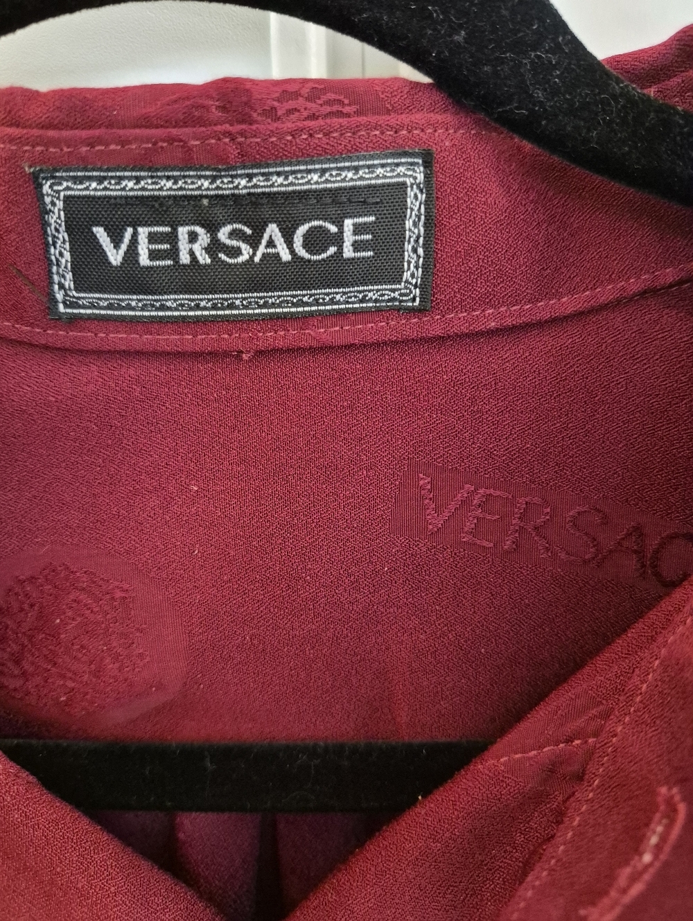 Versace Vintage Burgundy Wine Tonal Jacquard Logo Repeating Button Down M. - Picture 15 of 16